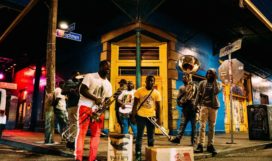 photo-1525994886773-080587e161c2 photo-1525994886773-080587e161c2